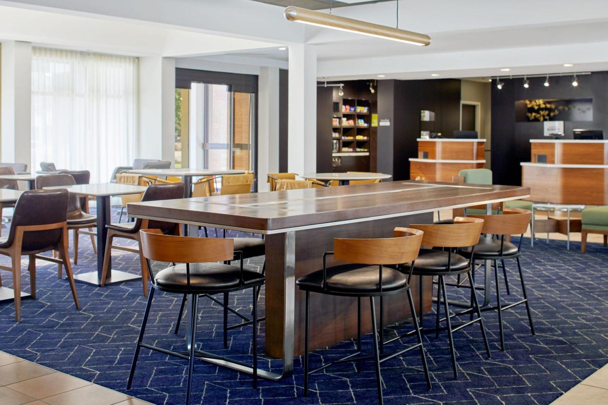 Courtyard By Marriott Memphis Airport Hotel Bagian luar foto
