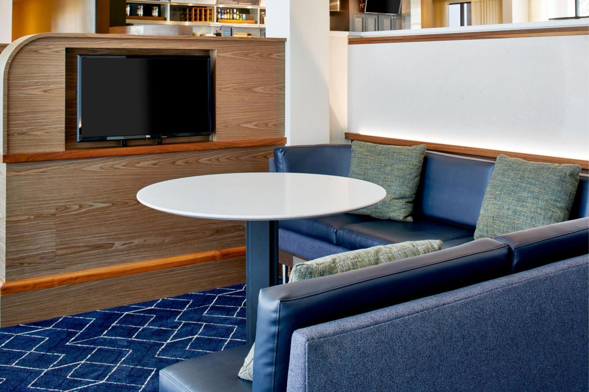 Courtyard By Marriott Memphis Airport Hotel Bagian luar foto