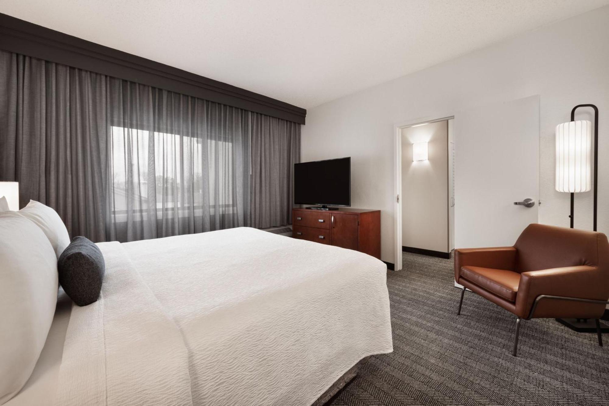 Courtyard By Marriott Memphis Airport Hotel Bagian luar foto