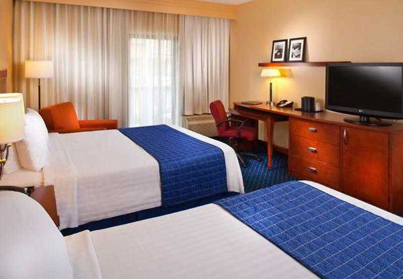 Courtyard By Marriott Memphis Airport Hotel Bagian luar foto