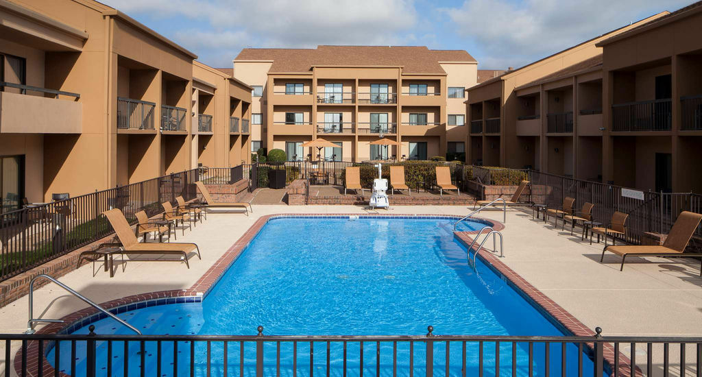 Courtyard By Marriott Memphis Airport Hotel Bagian luar foto